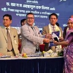 ভাইস-চ্যান্সেলর অ্যাওয়ার্ড পেলেন মানিকগঞ্জের আনিছা লাবনী
